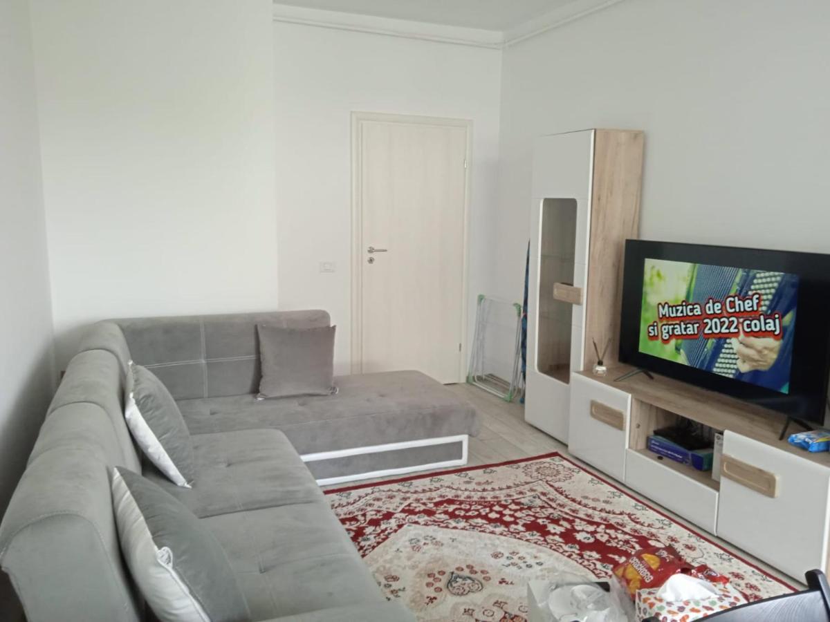 Deluxe 2 Bedroom Apartment With Balcony And Private Parking Bragadiru Bagian luar foto
